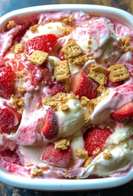 No-Churn Strawberry Cheesecake Ice Cream