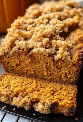 Easy Pumpkin Bread with Crumb Topping